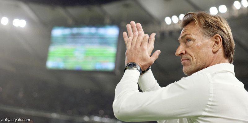 رينارد.. سجل ناصع البياض أمام العمانيين