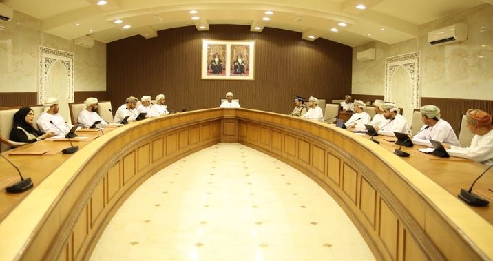 بحث تعزيز الخدمات الصحية والبلدية والمشروعات التنموية بالظاهرة