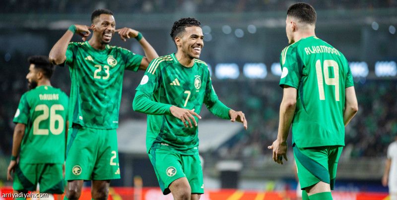 أمام عمان.. الصقور يظهرون بالأبيض