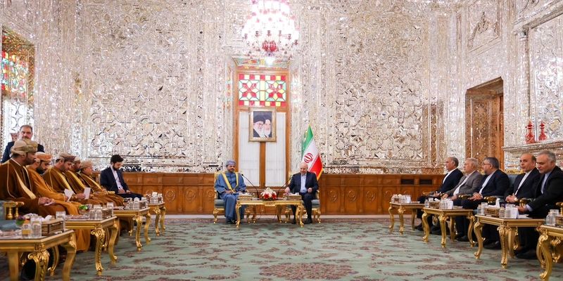 وزير الخارجية يلتقي مسؤولَين إيرانيَّين