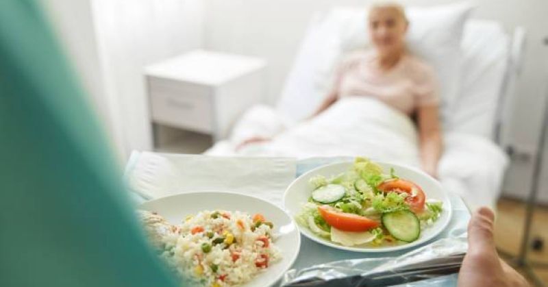 «الصحة» تبدأ العمل بقوائم الطعام الإلكترونية في المستشفيات والمراكز الطبية التخصصية