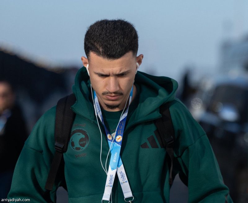 أمام عمان.. رينارد يعيد الحمدان والصحفي يظهر