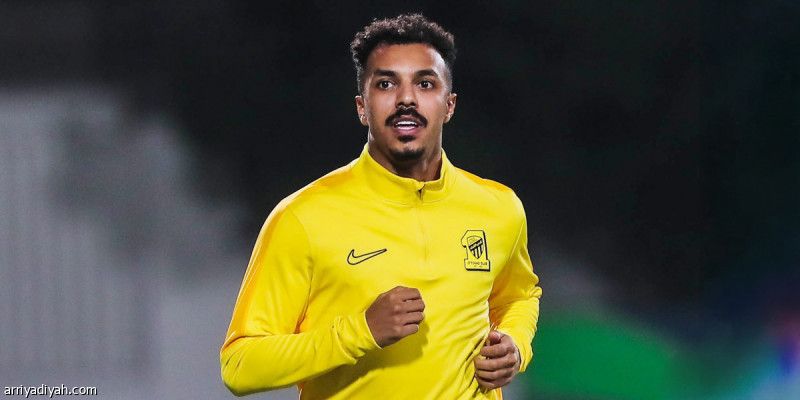 الاتحاد يدرس إعارة بامسعود.. والاتفاق يطلبه