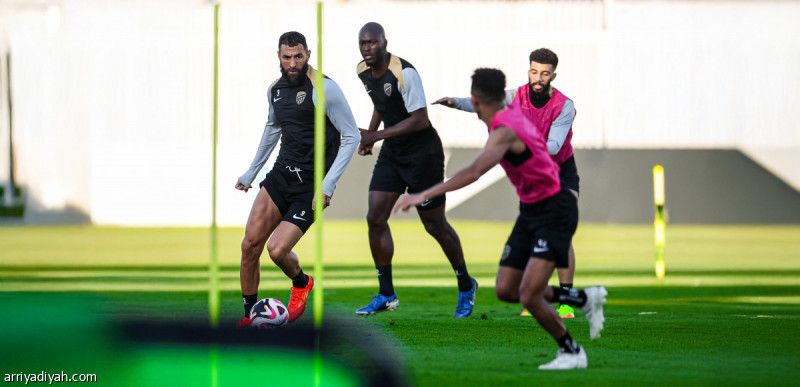 بلان يفتح ملف الهلال.. والشهري في العيادة