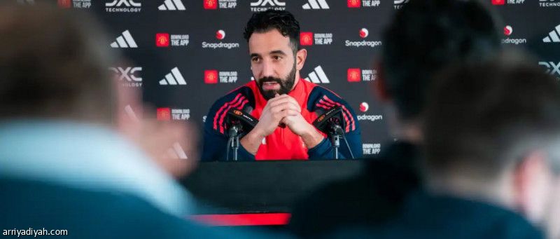 يونايتد يمدد عقدي ديالو وماجواير