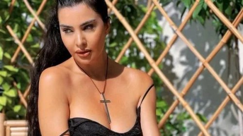 الصاروخ لاميتا فرنجية لبست فستان من غير بطانة وكشفت المستخبي ومتابع: غلبت سما المصري