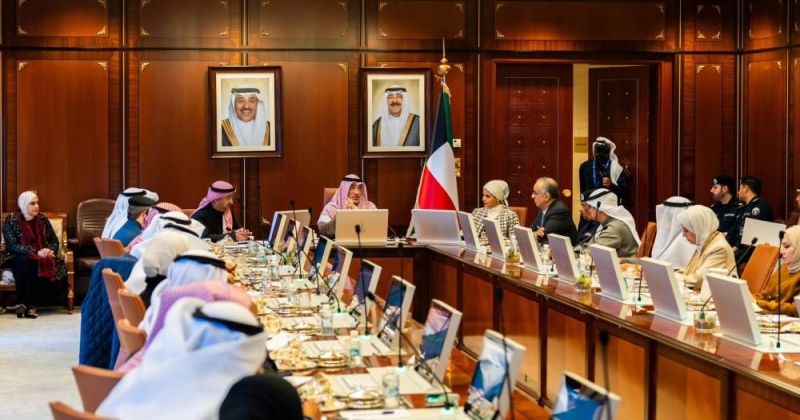 اليوسف: العيش الكريم لزوجات الكويتيين الأجانب