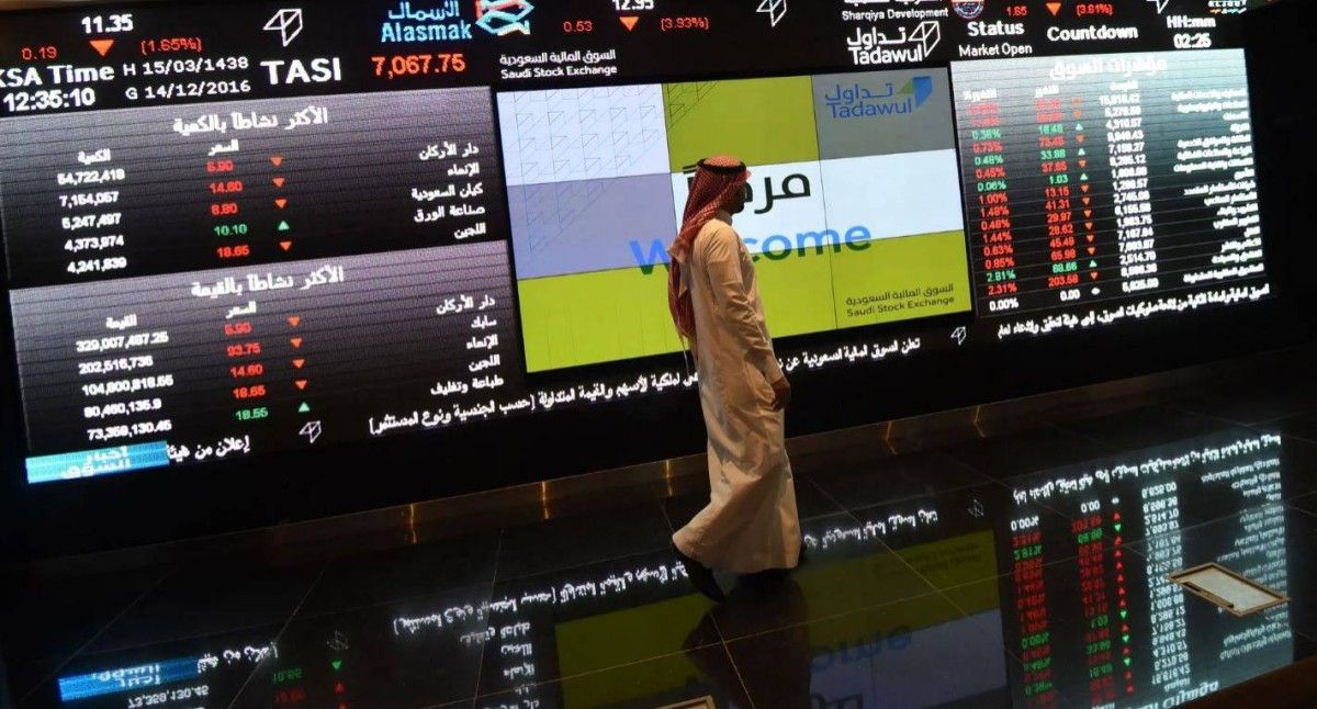 أسهم السعودية تتراجع ومصر تواصل المكاسب