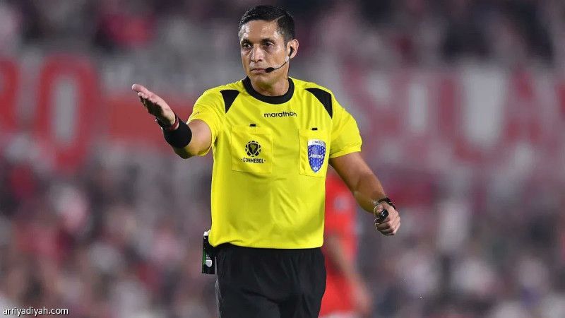 خيسوس يضبط مواجهة الهلال والاتحاد