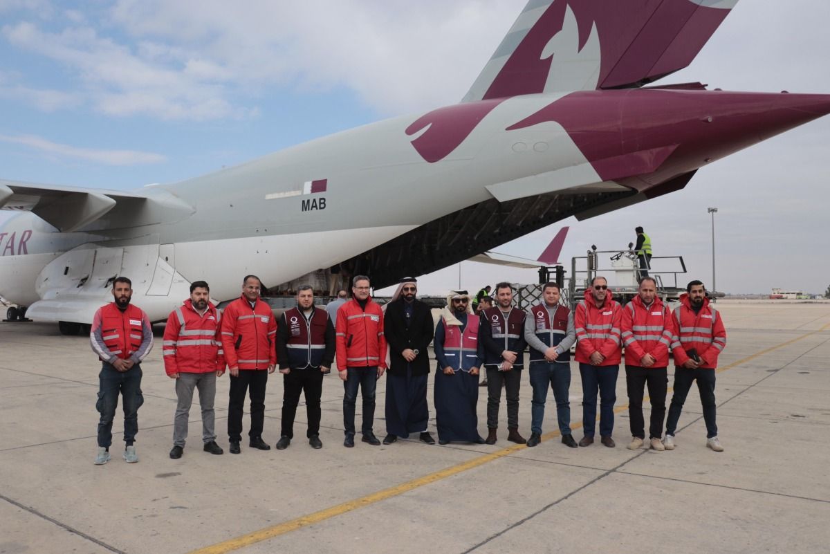 وصول طائرة مساعدات قطرية إلى دمشق ضمن الجسر الجوي لإغاثة الشعب السوري
