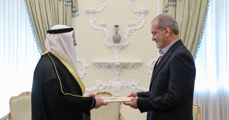 سسفير الكويت مقدما أوراق اعتماده