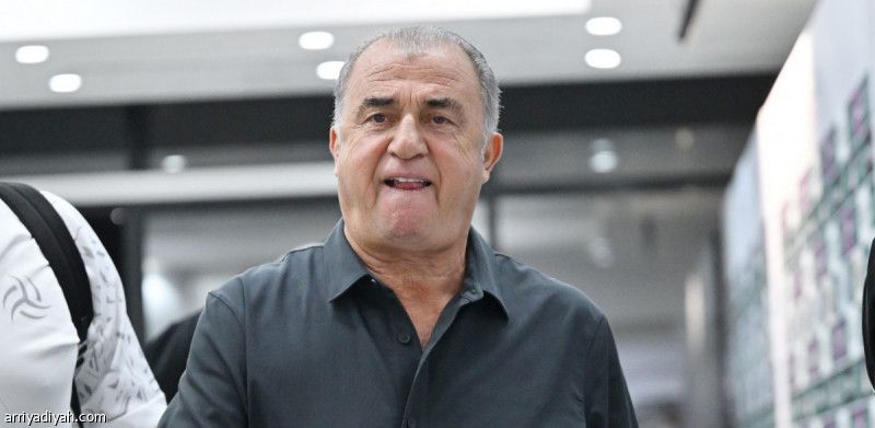 الأهلي بكامل الأجانب.. وظروف عائلية تغيّر الشباب