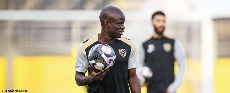 كانتي يغيب عن مواجهة الفيحاء