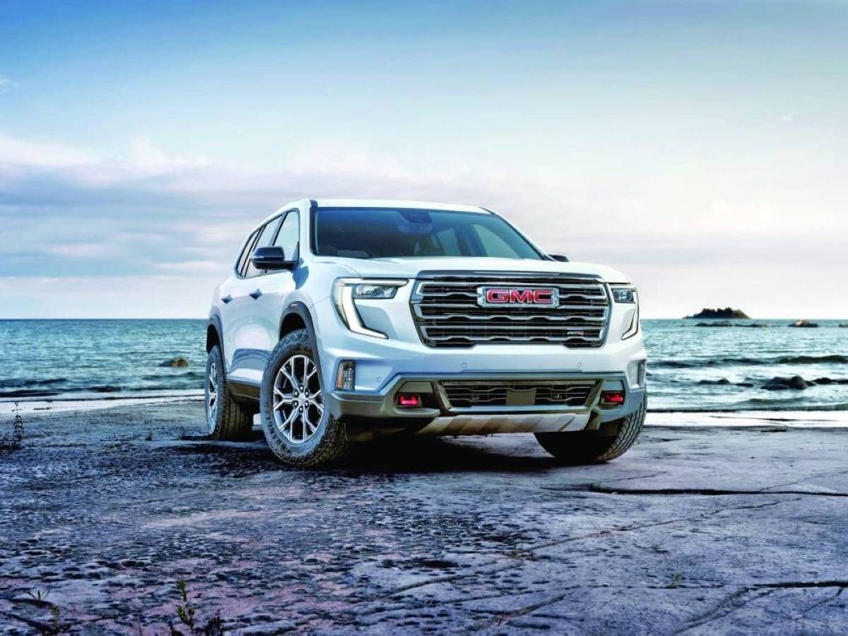 «جي إم سي أكاديا» تصل الإمارات