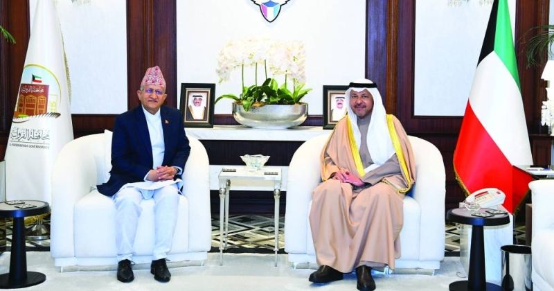 محافظ الفروانية مستقبلاً السفير النيبالي