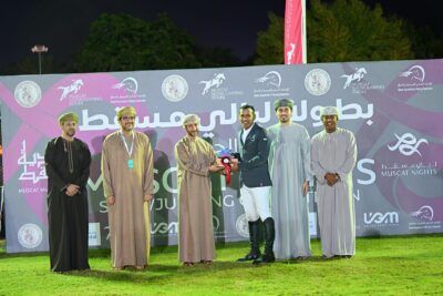 ختامُ البطولة الكبرى لقفز الحواجز بمتنزه القرم ضمن فعاليات “ليالي مسقط”