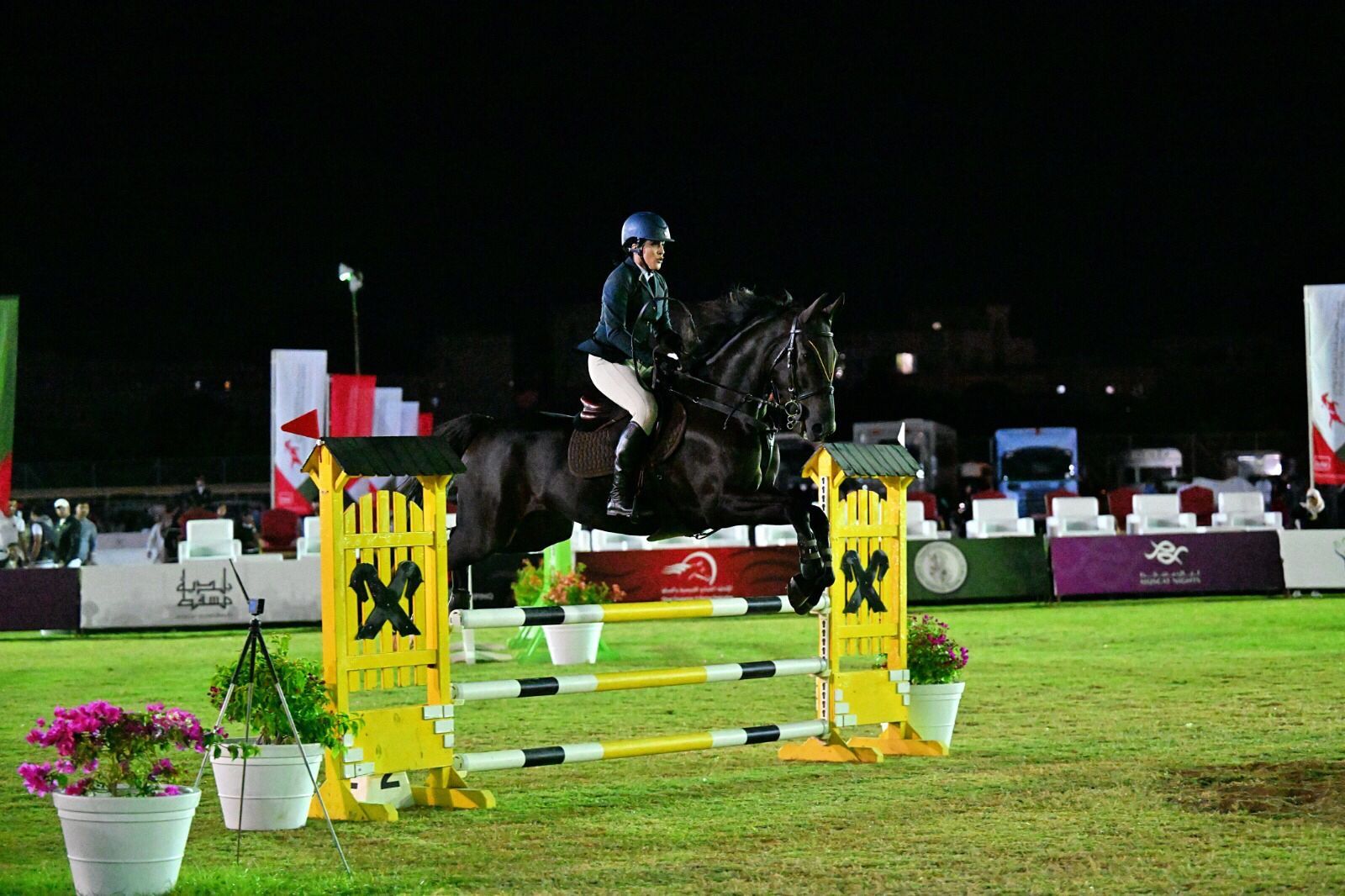 ختامُ البطولة الكبرى لقفز الحواجز بمتنزه القرم ضمن فعاليات “ليالي مسقط”