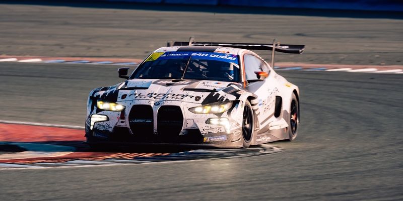 الفيصل الزبير يحقق لقب سباق دبي 24 ساعة لبطولة تحدي جي تي العالمية