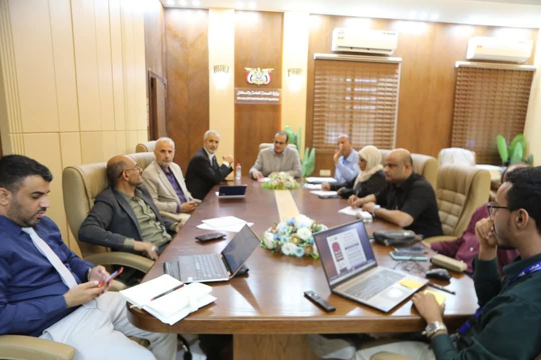 مناقشة الاستعدادات الجارية لإقامة المؤتمر الأول للنظام الصحي في اليمن