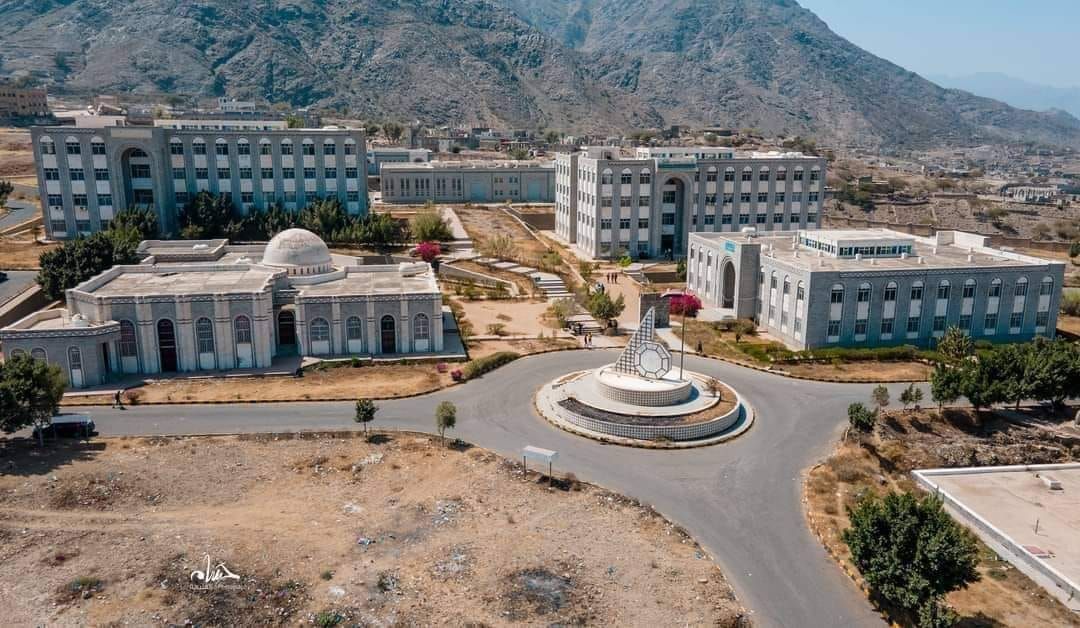 أعضاء هيئة التدريس بجامعة تعز يناشدون قيادة الدولة للتدخل لحمايتهم من "لصوص الأراضي"