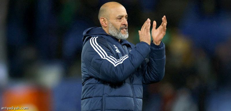 مدرب الاتحاد يهدد ليفربول بإنجاز تاريخي