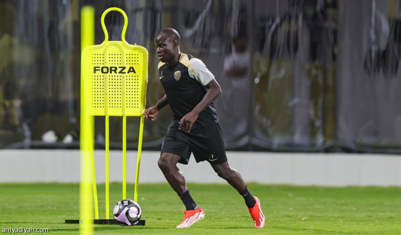 بعد الراحة.. كانتي خارج تحضيرات الاتحاد