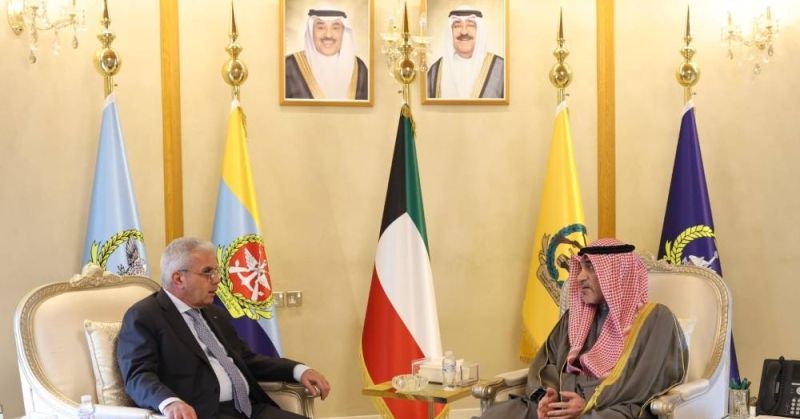 وزير الدفاع يبحث مع سفيري فلسطين واليمن ومسؤولة أممية تعزيز التعاون