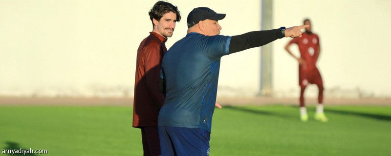 الكفاءة تفصل الخلود عن ملء فراغ الأجانب