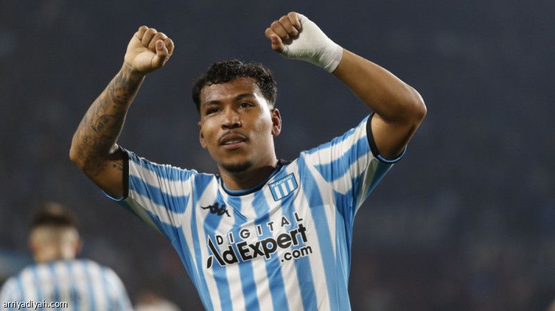 التعاون يوقع مع مارتينيز