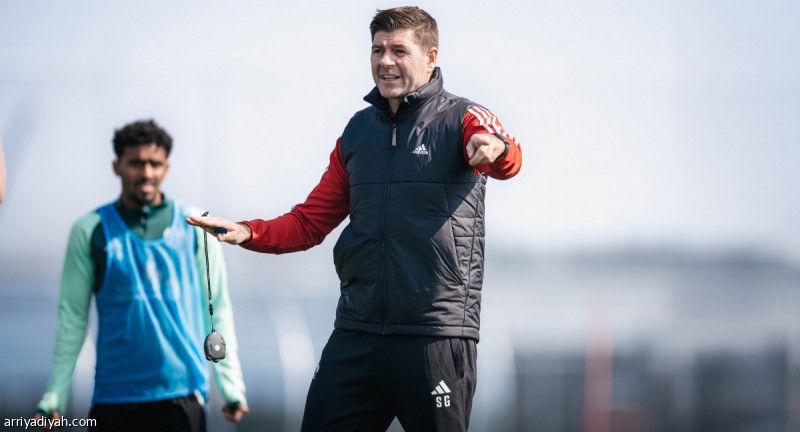 جيرارد: أثق باللاعبين.. نحن عائلة واحدة