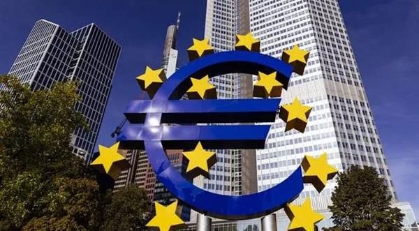 البنك المركزي الأوروبي يعالج التباطؤ الاقتصادي بتعديل سعر الفائدة قريبا