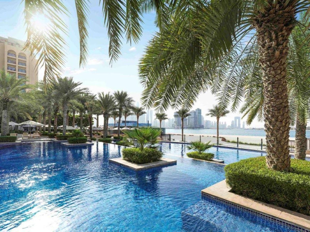 إيفا الكويتية تبيع الشركة المالكة لفيرمونت النخلة مقابل 324 مليون دولار