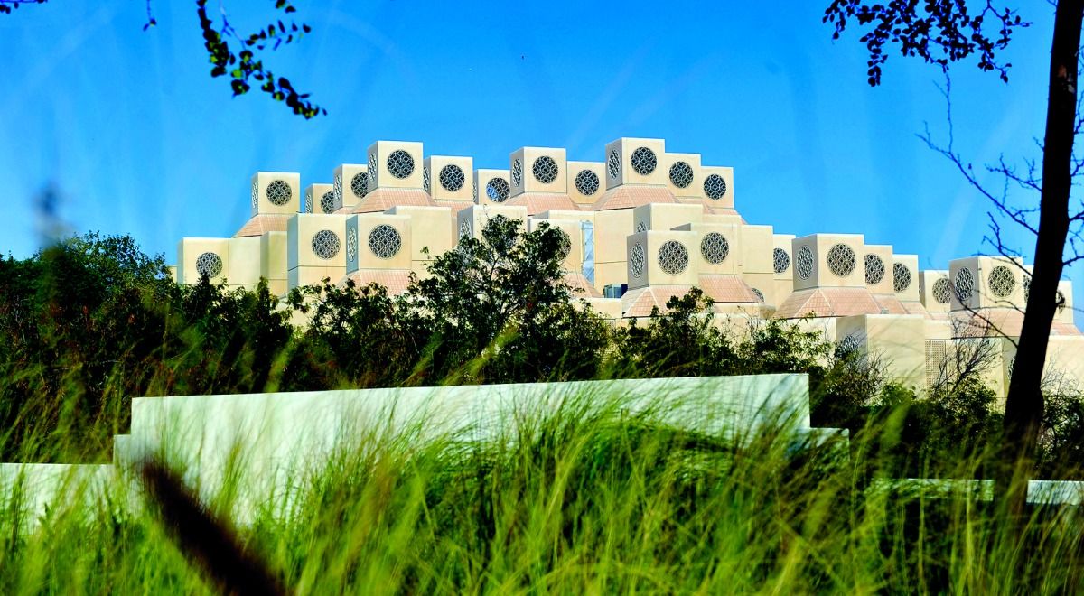 جامعة قطر تفتح باب التقديم على الخدمات الطلابية