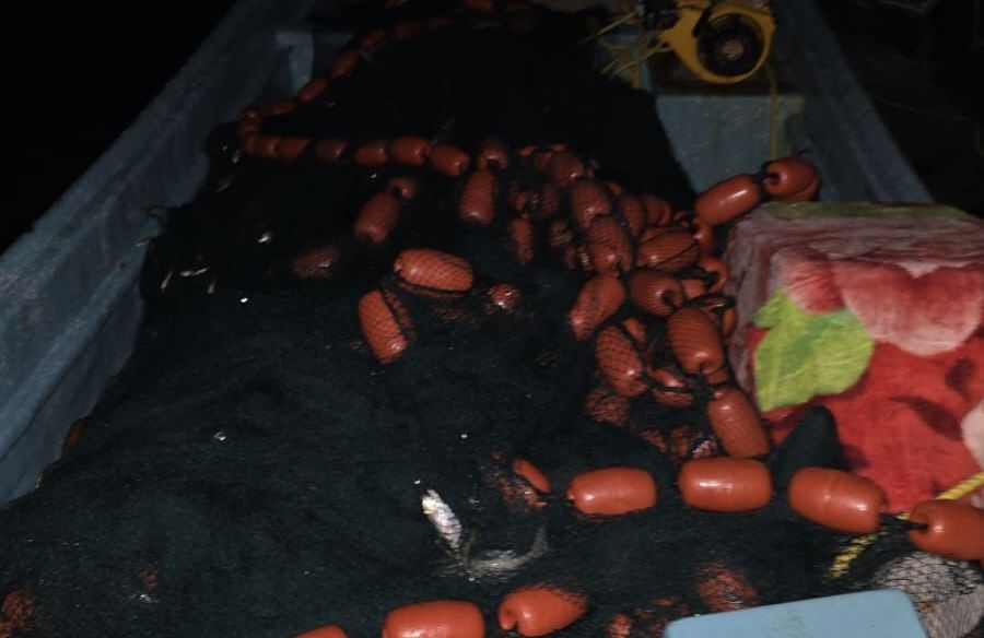 ” الرقابة السمكية ” تضبط 3 قوارب صيد وشباك غير مرخصة