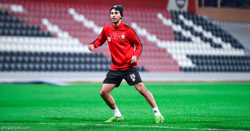 بوزوق.. عاشق المرمى وسلاح الرائد الجديد