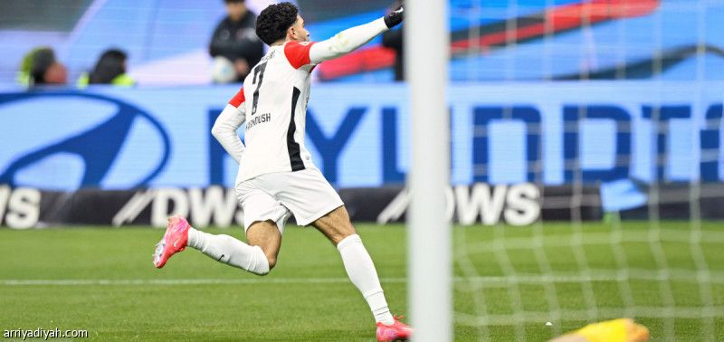 فرانكفورت يقسو على فرايبورج.. ومرموش يزاحم كين