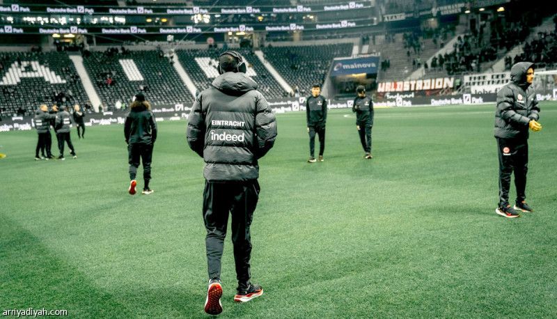 عزز رحيله.. فرانكفورت يستبعد مرموش أمام دورتموند