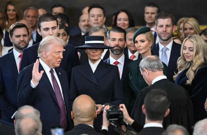 دونالد ترامب يؤدي اليمين الدستورية رئيسا للولايات المتحدة الأمريكية