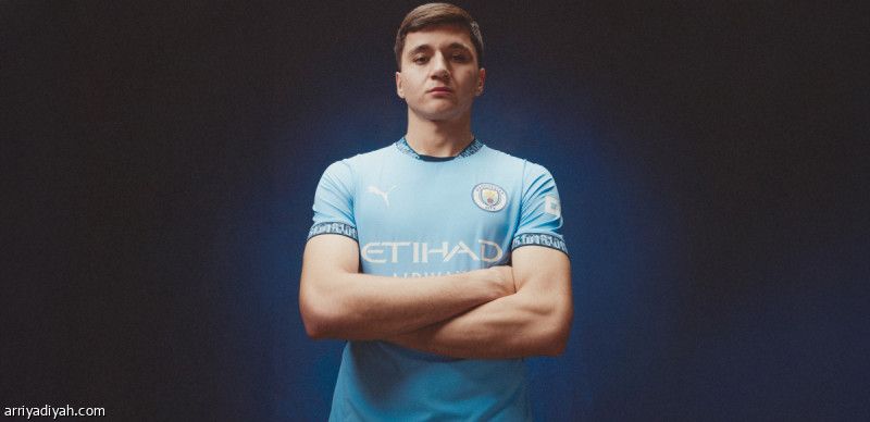 ضمه السيتي.. خوسانوف أول أوزبكي في الدوري الإنجليزي