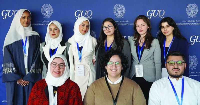 صورة جماعية لأعضاء «AUKMUN» في المؤتمر