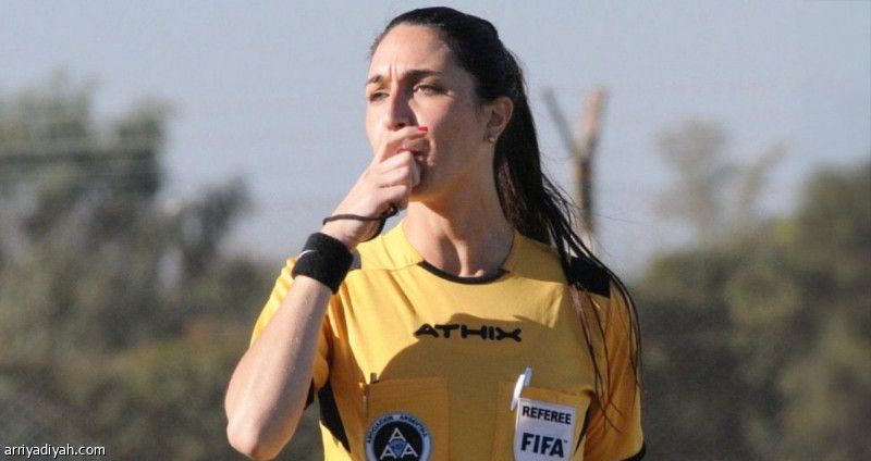 ماذا تعرف عن الأرجنتينية سالومي حكم «VAR» في مباراة الهلال والوحدة؟