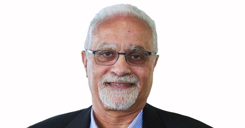 وسام «جائزة المعلوماتية» للعالم المصري طاهر الجمل