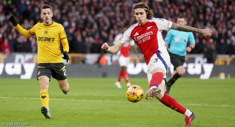 أرسنال يصطاد الذئاب بهدف إيطالي