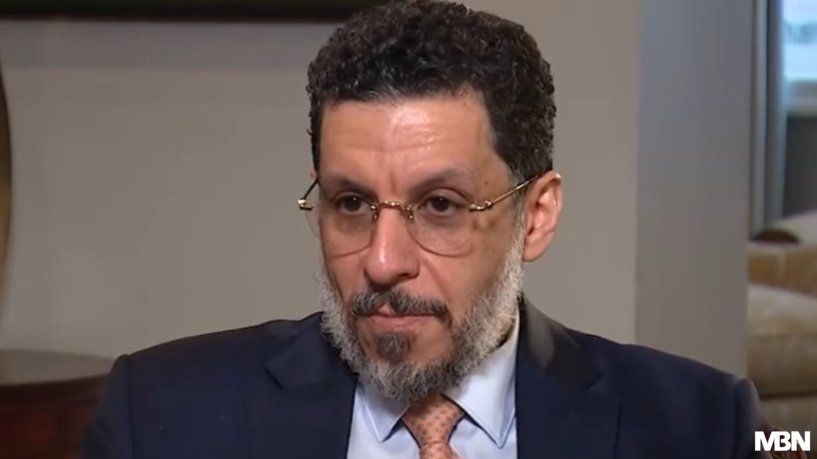 رئيس الوزراء اليمني يرد في مقابلة تلفزيونية على أسئلة الانفصال والتطبيع ومساعي إنهاء الحوثي.. ماذا قال؟