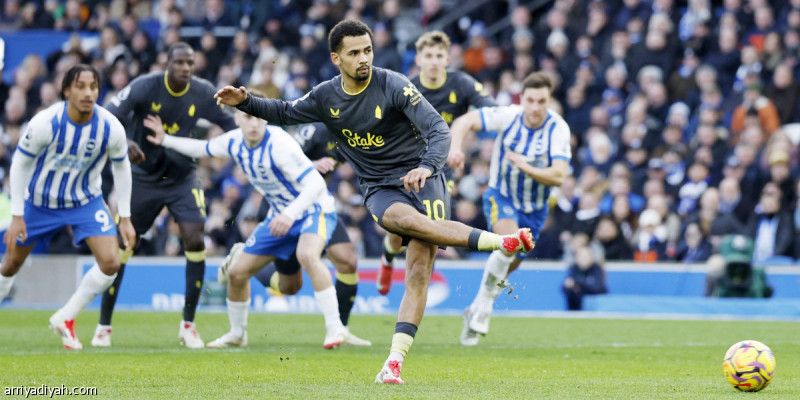 في مباراته الـ 700.. مويز يمنح إيفرتون 3 نقاط