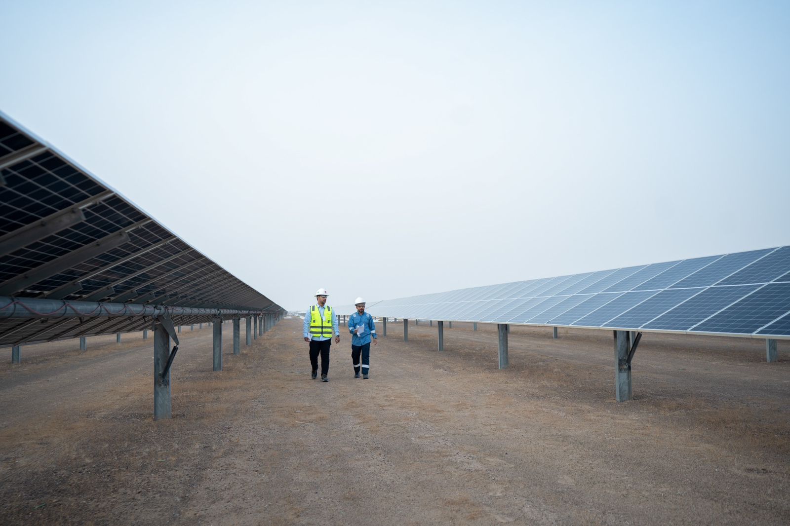 إصدار سياسة للتوليد الذاتي والبيع المباشر وتمرير الكهرباء