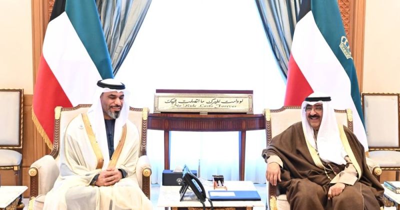 سمو الأمير يستقبل رئيس جهاز الإمارات للمحاسبة بمناسبة زيارته للبلاد