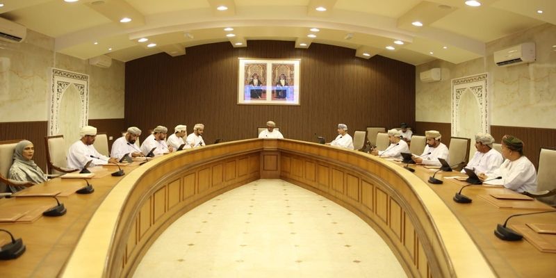 بلدي الظاهرة يناقش عددًا من خدمات التعليم والإسكان والمرور