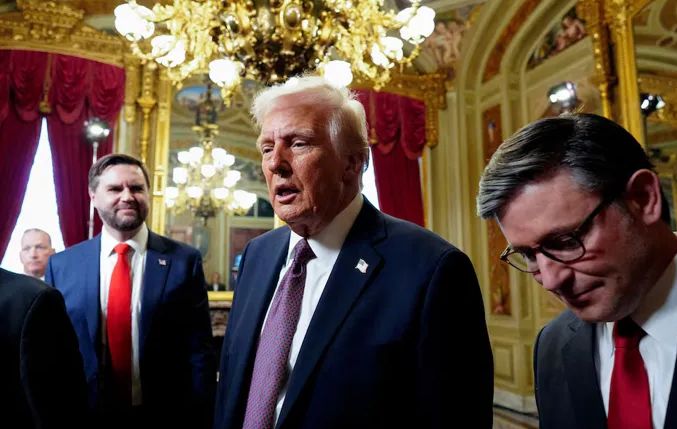 “النواب الأمريكي” يدعو ترامب لإلقاء كلمة أمام الكونجرس في مارس المقبل