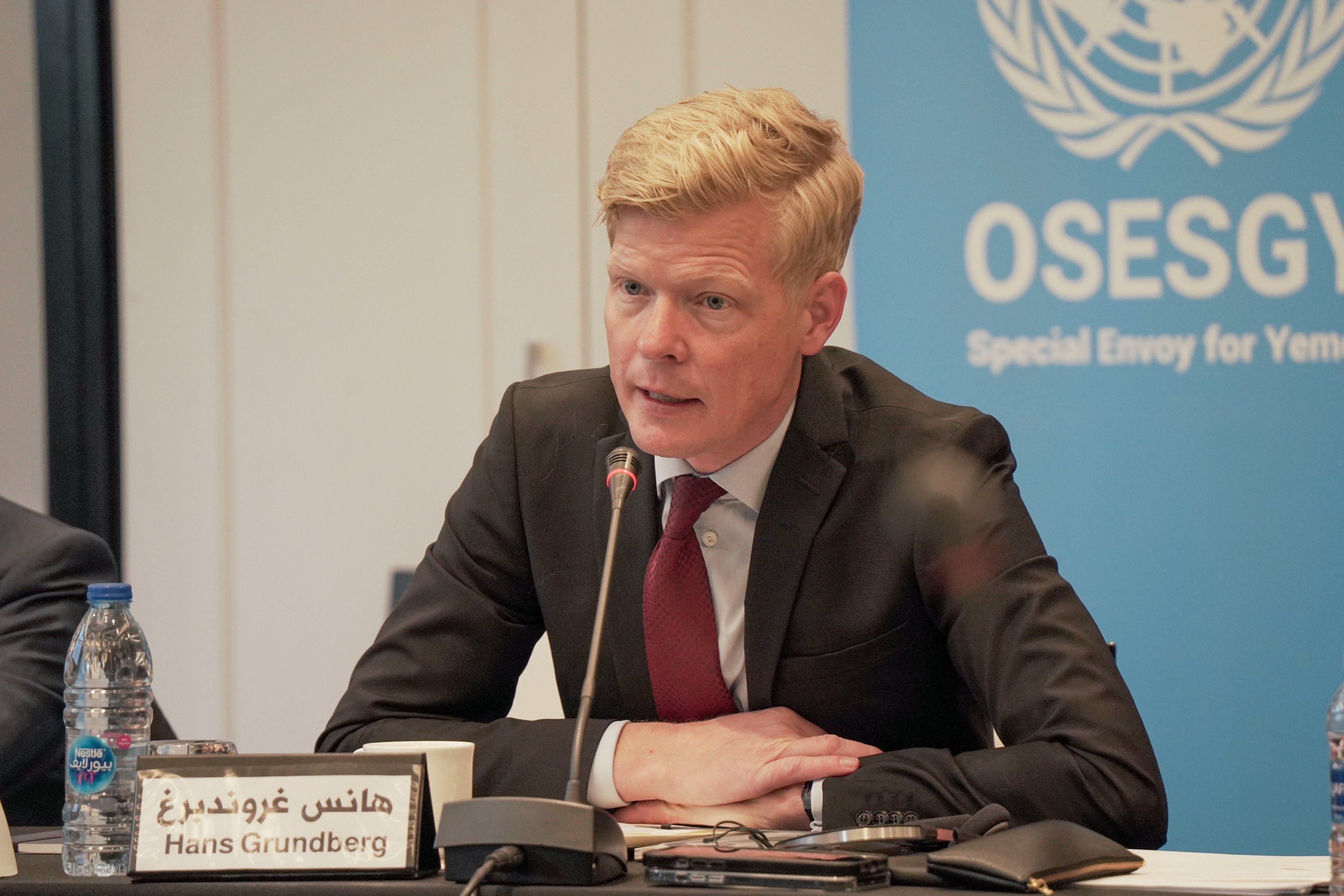 "غروندبرغ" يبحث في مسقط الاعتقالات الحوثية التعسفية لموظفي الأمم المتحدة